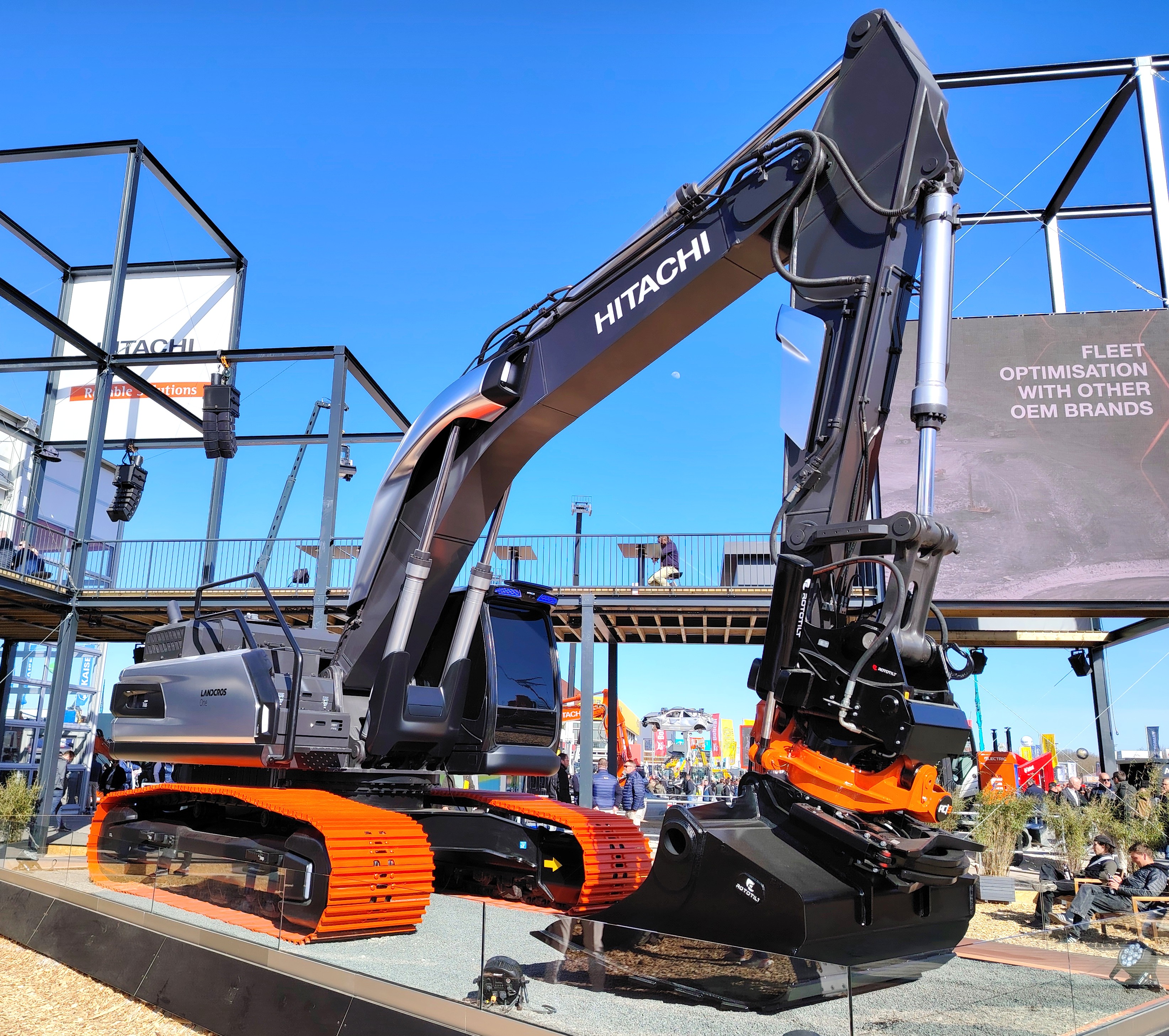 Hitachi Landcros.jpg