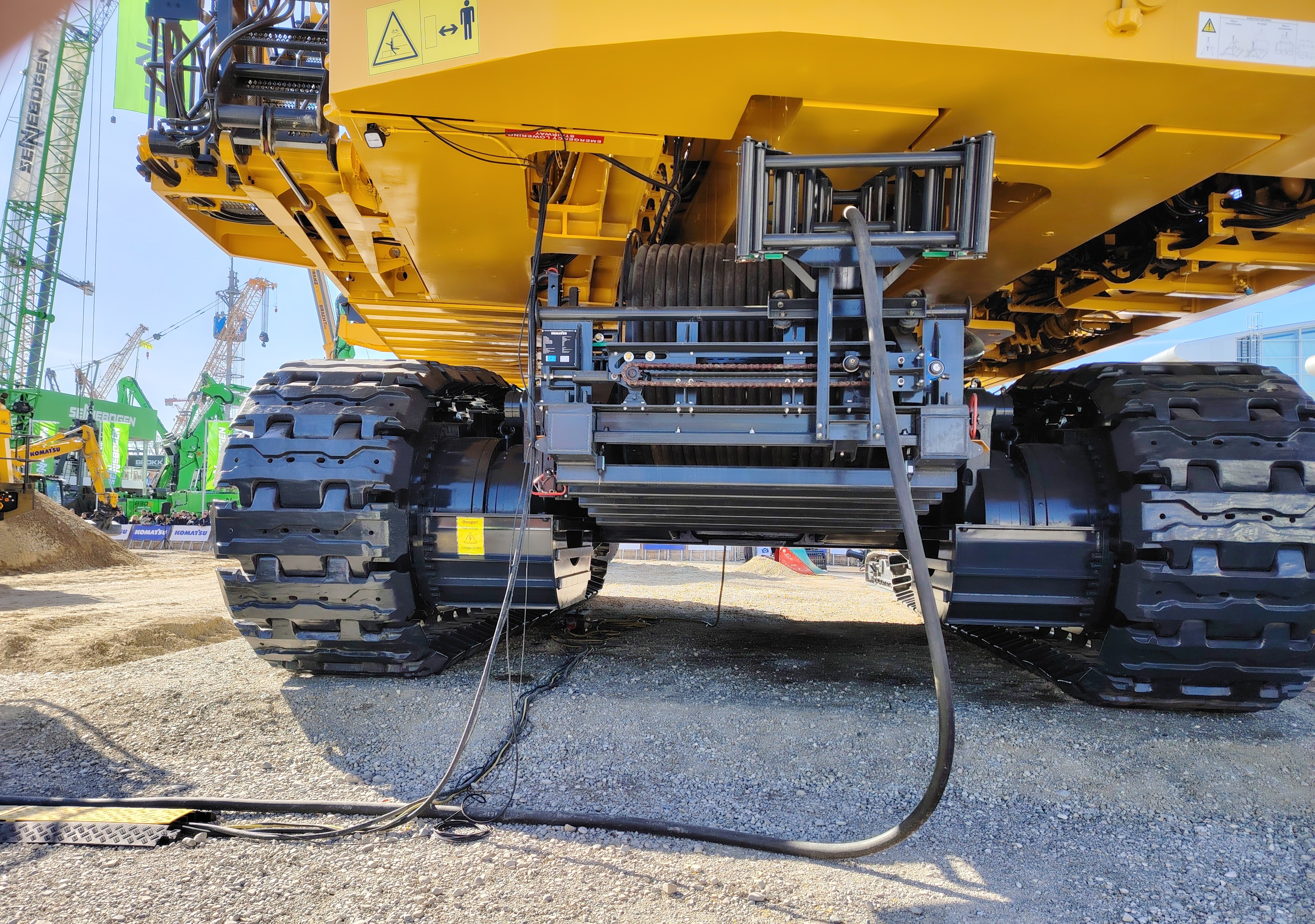 Komatsu electric.jpg