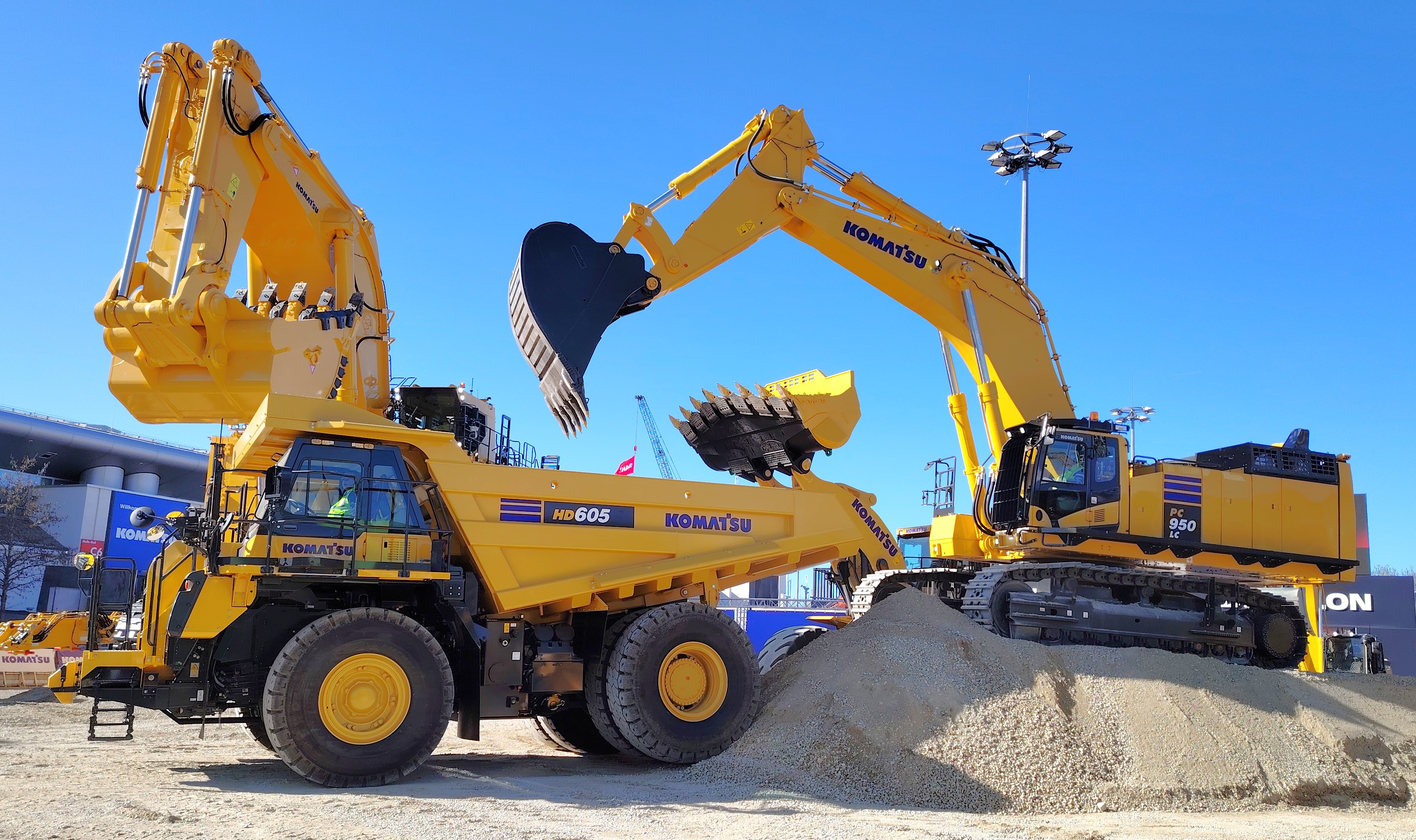 Komatsu.jpg