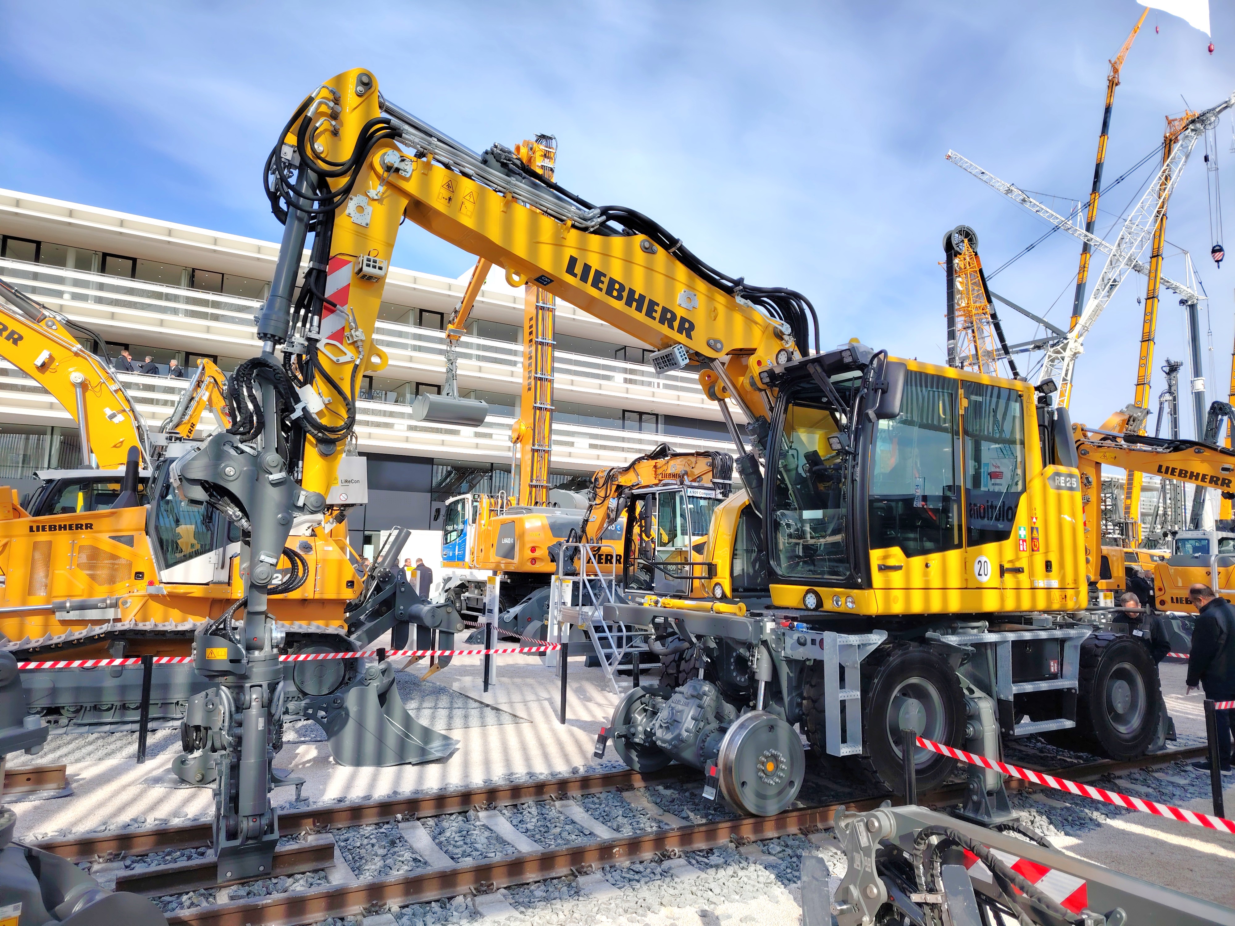 Liebherr rr.jpg