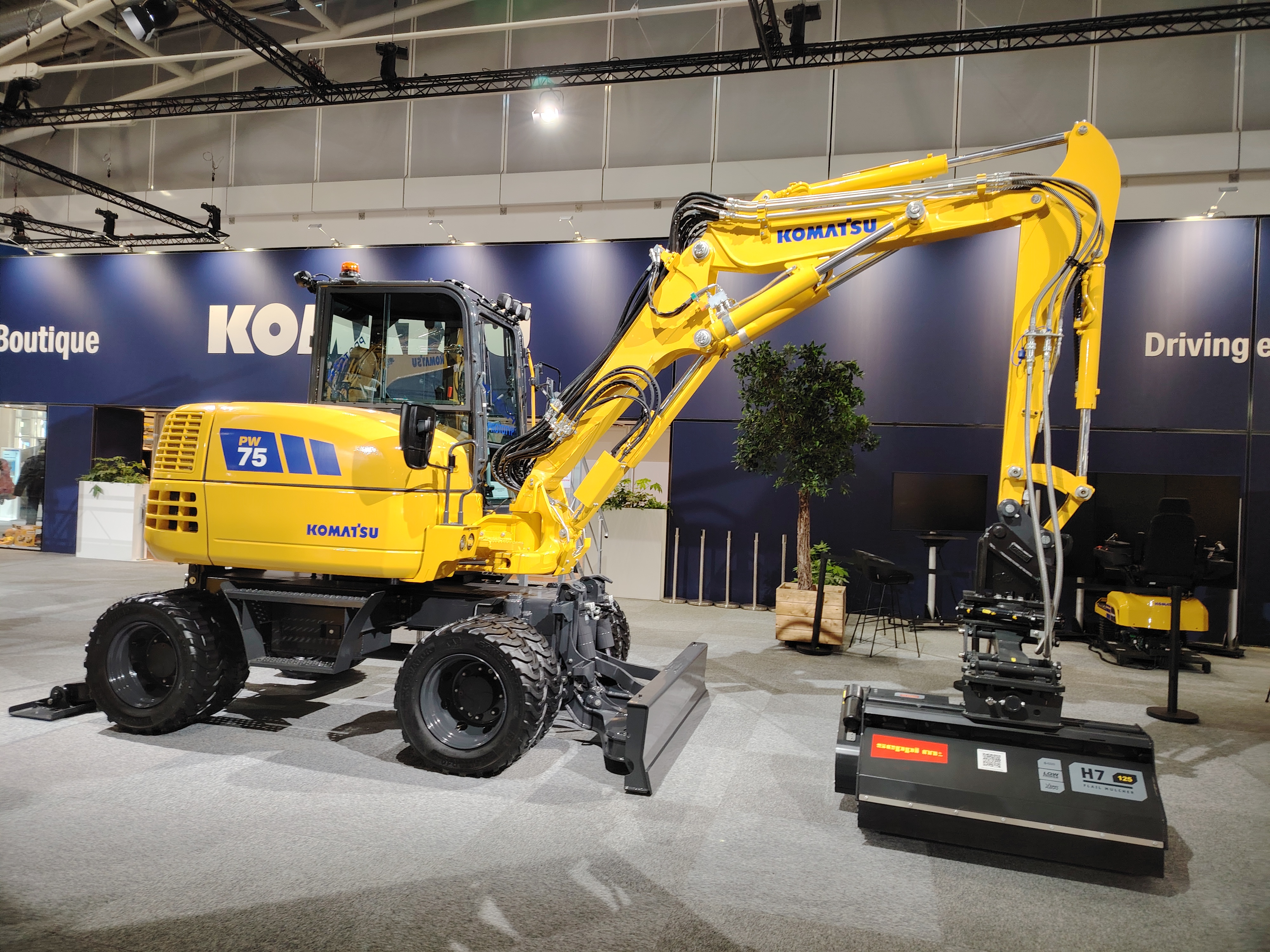 Komatsu.jpg