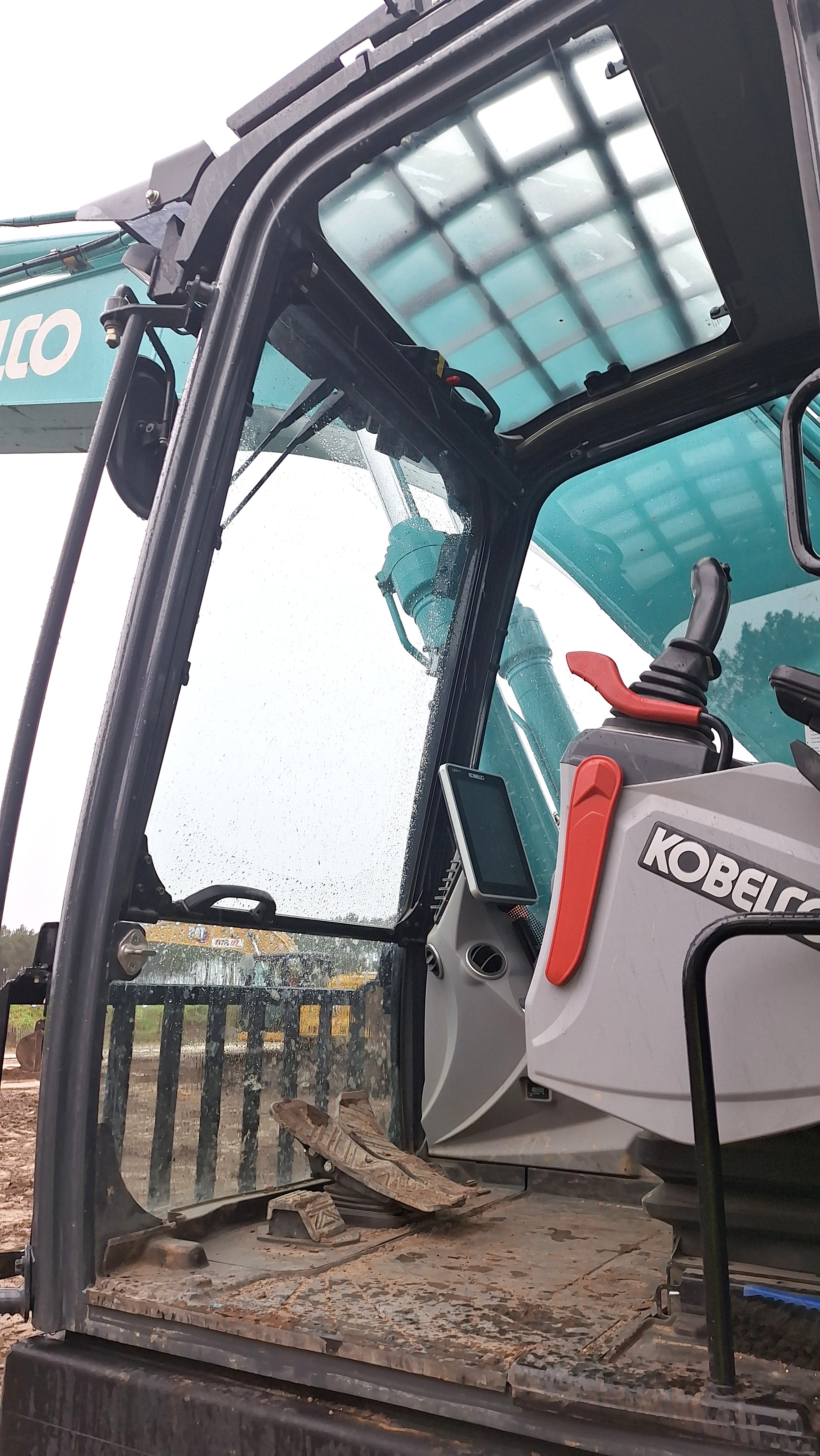 Kobelco 01.jpg
